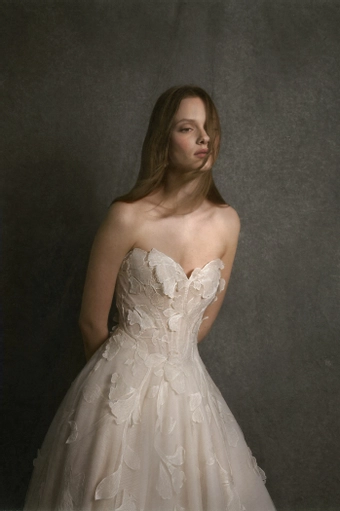 Enaura Evie #2 frontface vertical cropped thumbnail