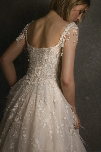 Enaura Callista #4 backface vertical cropped thumbnail