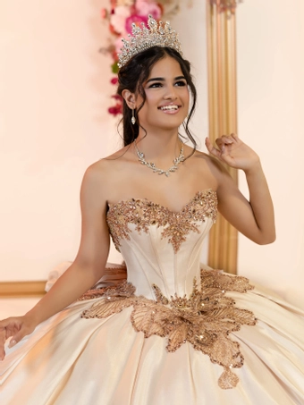 House of Wu 80066 #5 frontface vertical cropped thumbnail