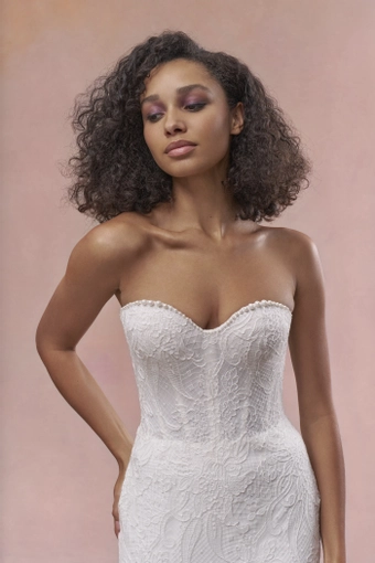 Maria Farbinni Daphne #2 frontface vertical cropped thumbnail