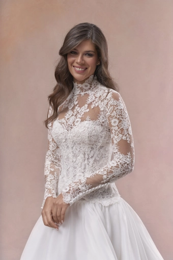 Maria Farbinni Frida #4 frontface vertical cropped thumbnail