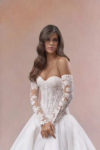 Maria Farbinni Frida #3 frontface vertical cropped thumbnail