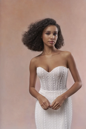 Maria Farbinni Margaret #2 frontface vertical cropped thumbnail