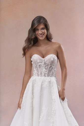 Maria Farbinni Penelope #3 frontface vertical cropped thumbnail