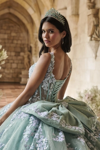 House Of Wu 56541 #16 backface vertical cropped thumbnail