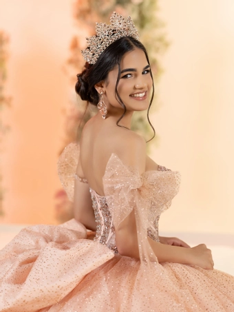 House Of Wu 56561 #6 vertical cropped thumbnail