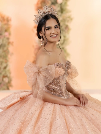 House Of Wu 56561 #4 frontface vertical cropped thumbnail