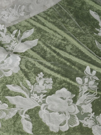 Christina Wu Platinum Style #31354 #4 vertical cropped thumbnail