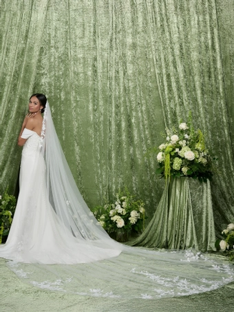 Christina Wu Platinum Style #31355 #1 backface vertical thumbnail