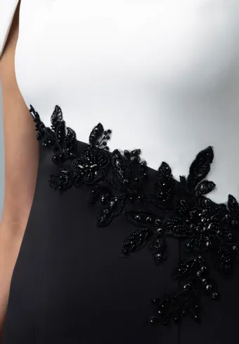 MGNY Style #2070010 #2 frontface vertical cropped thumbnail