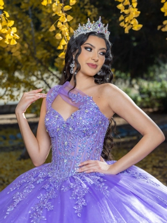 Quince Style 26091 #5 frontface vertical cropped thumbnail