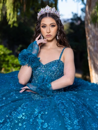 Quince Style #26094 $6 frontface vertical cropped thumbnail