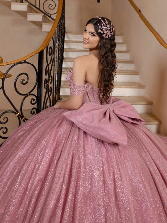 Quince Style #26104 $12 backface vertical cropped thumbnail