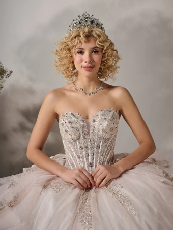 Quince Style #26116 $8 frontface vertical cropped thumbnail