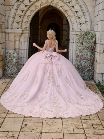 Quince Style #26118 $6 backface vertical thumbnail