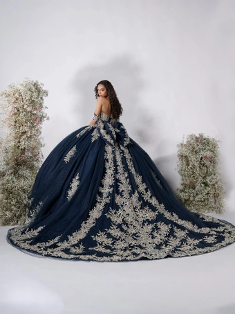 Quince Style #26119 $6 backface vertical thumbnail