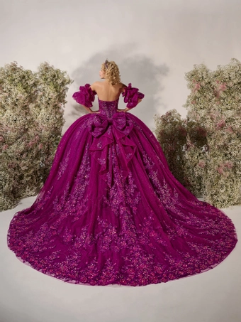 Quince Style #26123 $4 backface vertical thumbnail