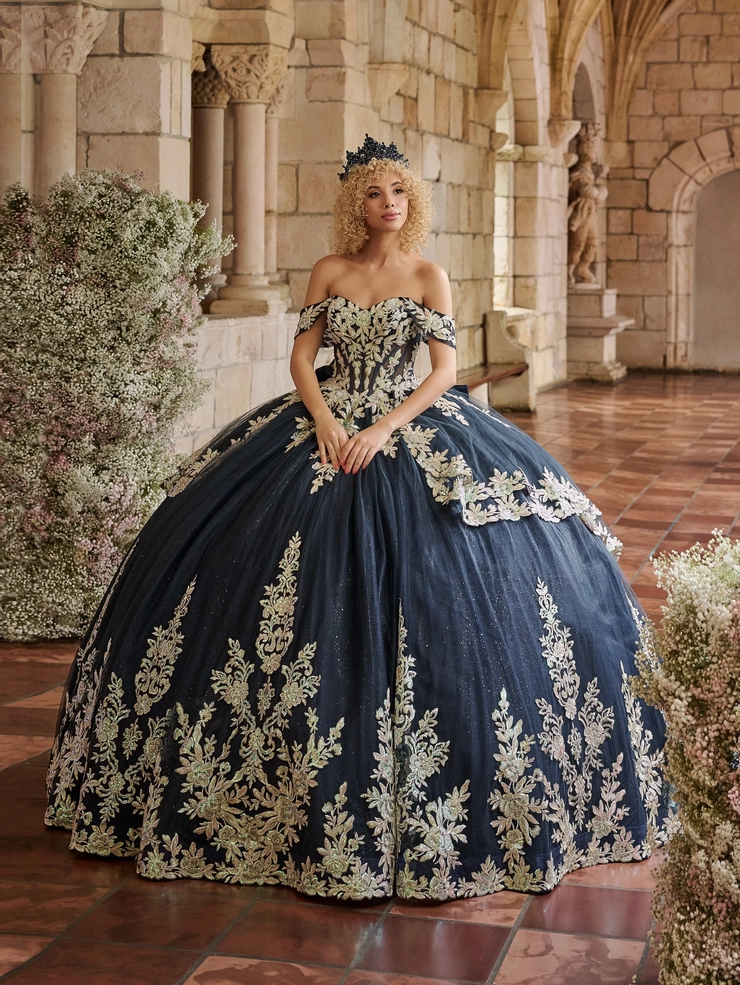 Quince Style #26126 #1 frontface vertical picture