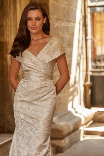 La Femme 33428 #3 frontface vertical cropped thumbnail