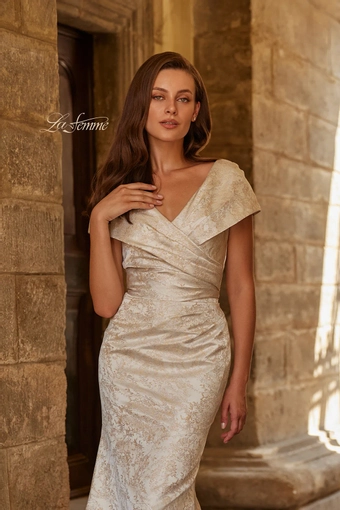 La Femme 33428 #2 frontface vertical cropped thumbnail