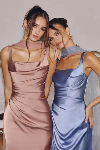 Amoris T729 #15 frontface vertical cropped thumbnail