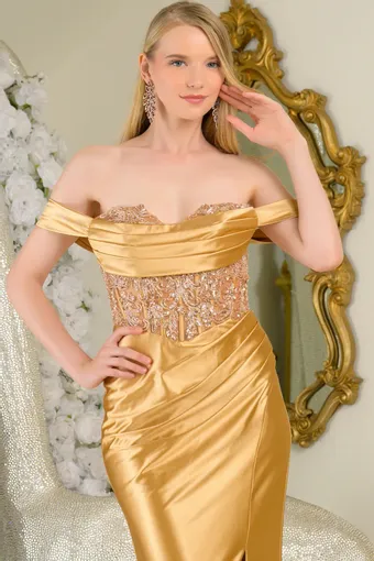 Nesta #10 frontface vertical cropped thumbnail