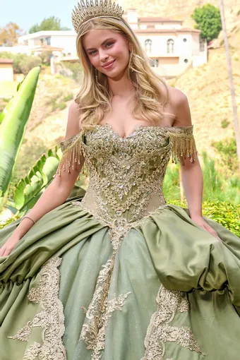 GLS by Gloria GL3810 #4 frontface vertical cropped thumbnail