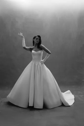 Matthew Christopher 3700 Anna #0 default frontface vertical thumbnail