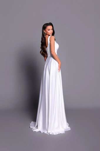 Nicoletta Style #NBM2018 $3 backface vertical thumbnail