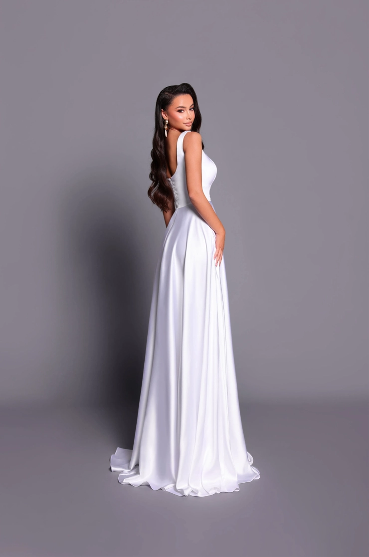 Nicoletta Style #NBM2018 #3 backface vertical picture