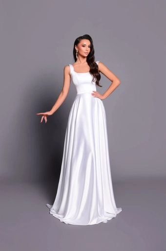 Nicoletta Style #NBM2018 $1 frontface vertical thumbnail