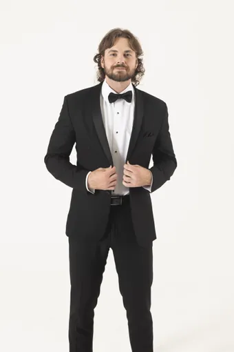 Larr Brio Style #Metro Tux Basics Black Shawl #1 frontface vertical cropped thumbnail