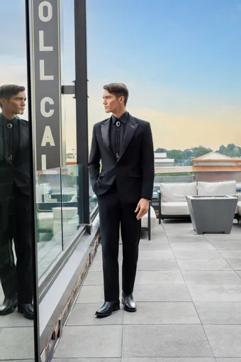 Larr Brio Style #Metro Tux Dutton Western Peak #1 frontface vertical thumbnail