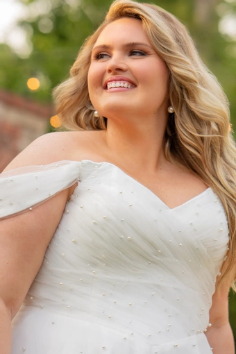 Michelle Bridal MB2518 #4 frontface vertical cropped thumbnail