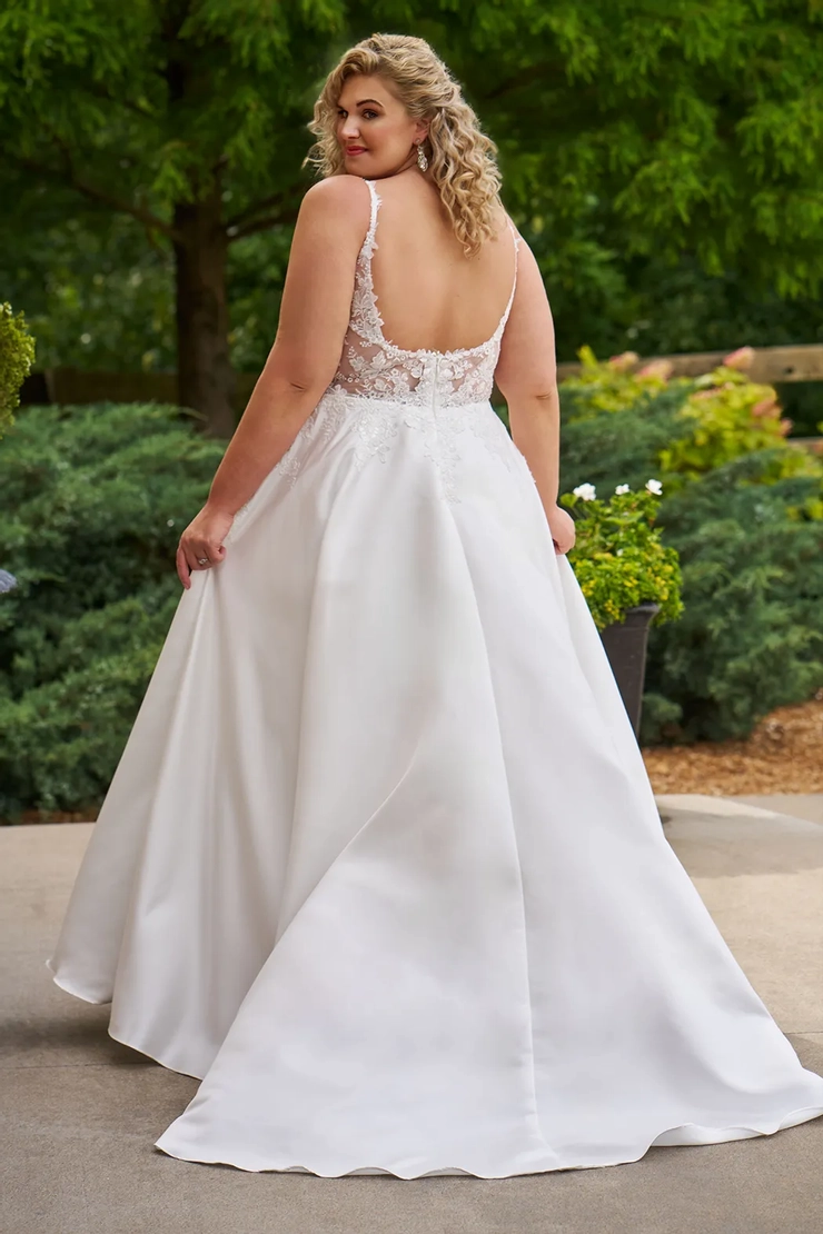 Michelle Bridal Style #MB2520 Backface Thumbnail Image