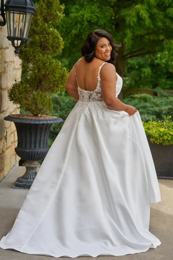 Michelle Bridal MB2520 #1 backface vertical thumbnail