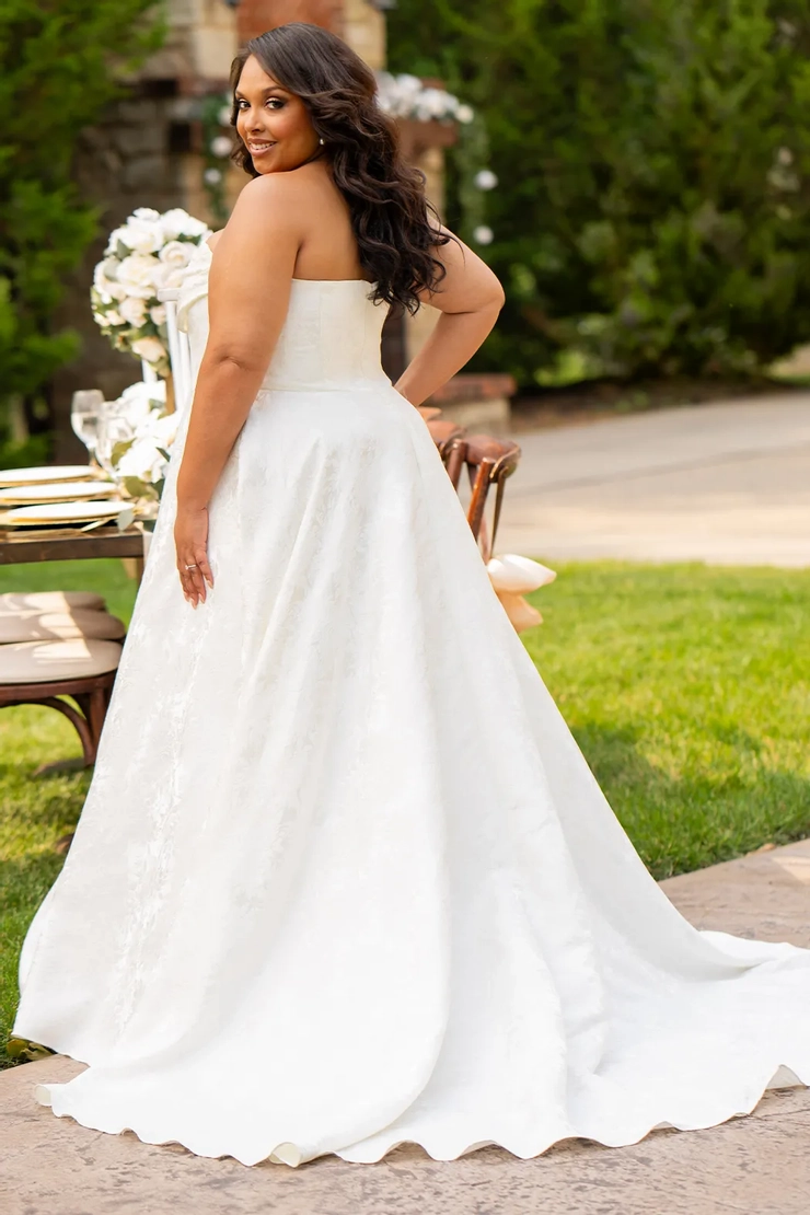 Michelle Bridal Style #MB2601 Backface Thumbnail Image