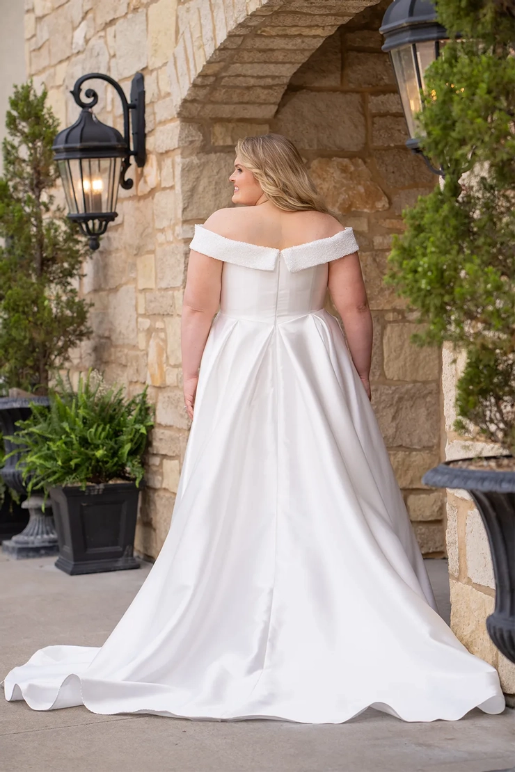 Michelle Bridal Style #MB2610 Backface Thumbnail Image