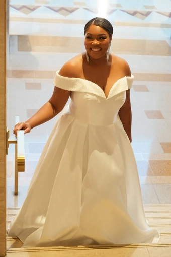 Michelle Bridal MB2610 #3 frontface vertical thumbnail