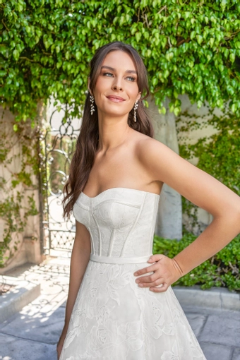 Jasmine Style #T282011 #3 frontface vertical cropped thumbnail