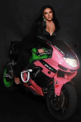 Johnathan Kayne for Sydney's Closet JK2520 #1 frontface vertical thumbnail