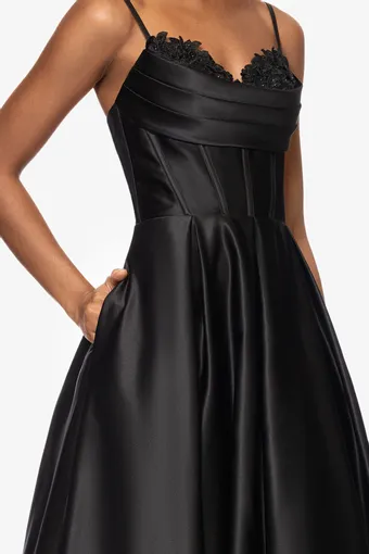 Blondie Nites Style #5453BN #3 frontface vertical cropped thumbnail