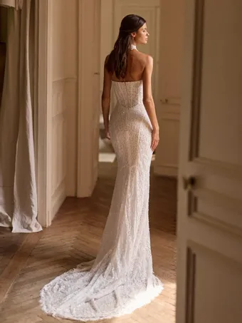 Milla Nova Bravelle #1 default backface vertical thumbnail