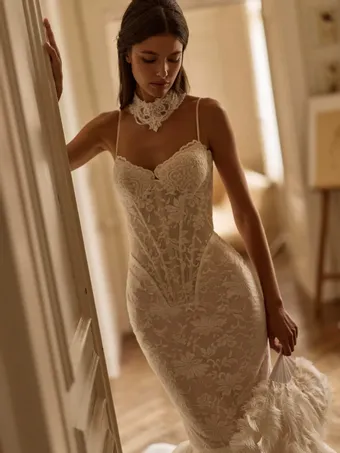 Milla Nova Elanoria #2 frontface vertical cropped thumbnail