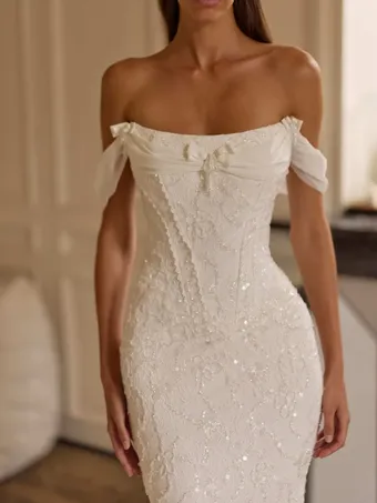 Milla Nova Evolis #4 frontface vertical cropped thumbnail