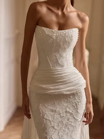 Milla Nova Evolis Train #1 frontface vertical thumbnail