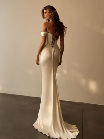 Milla Nova Ginger #1 default backface vertical thumbnail