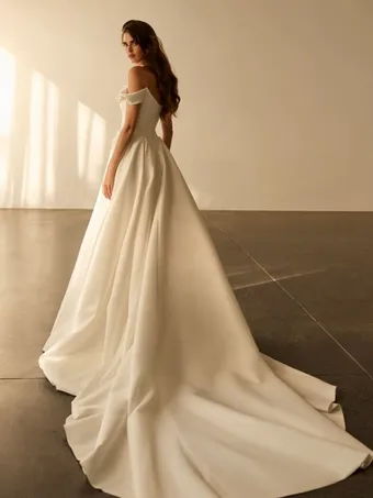 Milla Nova Grace #1 default backface vertical thumbnail