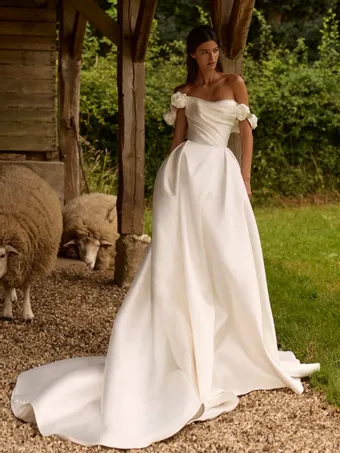 Milla Nova Onyxelle #0 default frontface vertical thumbnail