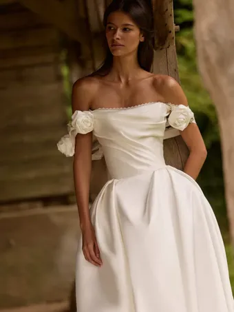 Milla Nova Onyxelle #5 frontface vertical cropped thumbnail